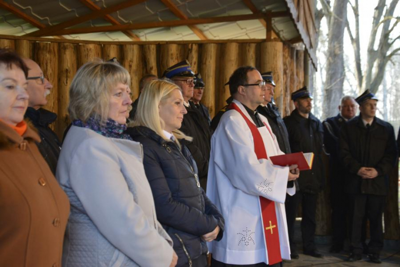 Przekazanie wozu strażackiego