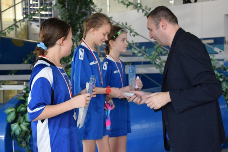 Już po raz ósmy w Średzkim Parku Wodnym zorganizowano Mikołajkowe Zawody Pływackie dla uczniów szkół