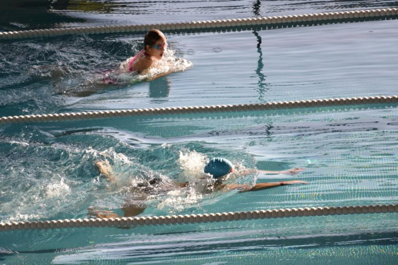Już po raz ósmy w Średzkim Parku Wodnym zorganizowano Mikołajkowe Zawody Pływackie dla uczniów szkół