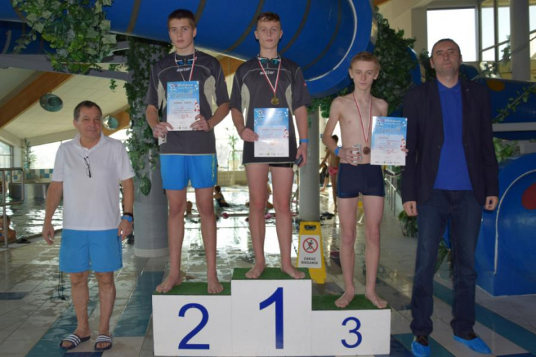 Już po raz ósmy w Średzkim Parku Wodnym zorganizowano Mikołajkowe Zawody Pływackie dla uczniów szkół