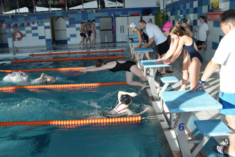 Już po raz ósmy w Średzkim Parku Wodnym zorganizowano Mikołajkowe Zawody Pływackie dla uczniów szkół