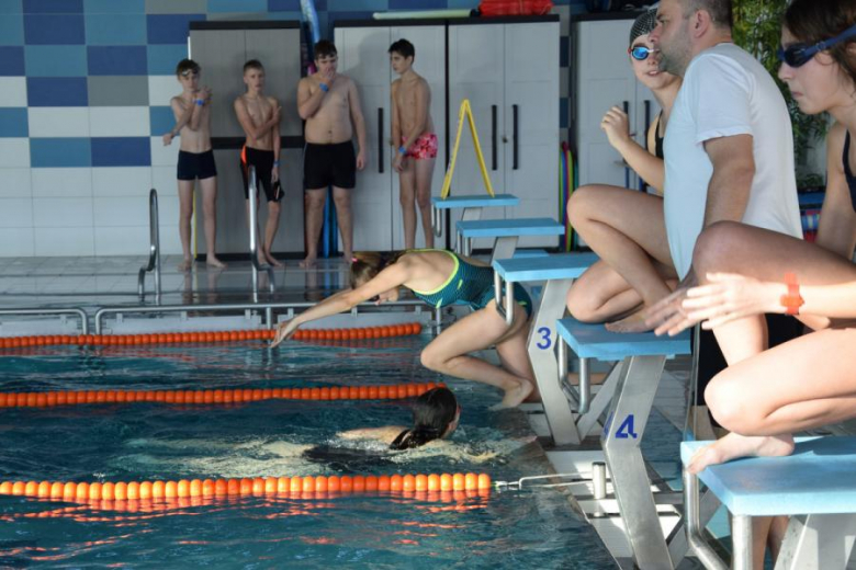 Już po raz ósmy w Średzkim Parku Wodnym zorganizowano Mikołajkowe Zawody Pływackie dla uczniów szkół