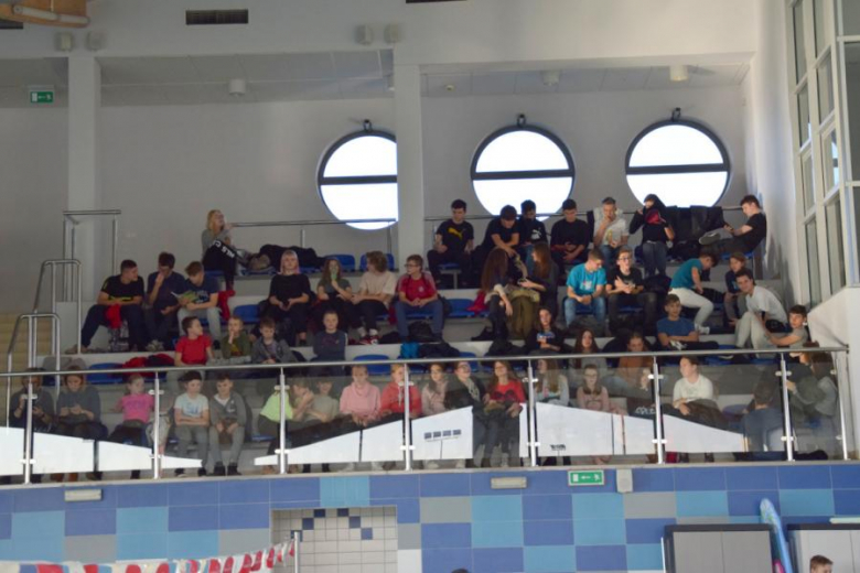 Już po raz ósmy w Średzkim Parku Wodnym zorganizowano Mikołajkowe Zawody Pływackie dla uczniów szkół