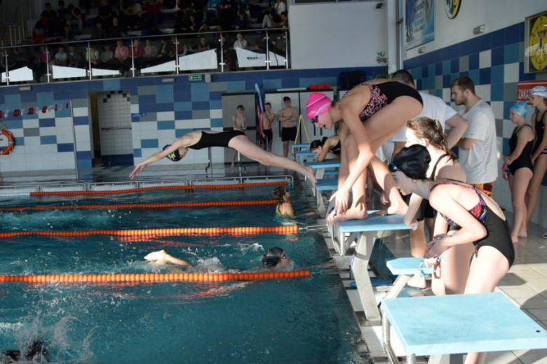Już po raz ósmy w Średzkim Parku Wodnym zorganizowano Mikołajkowe Zawody Pływackie dla uczniów szkół