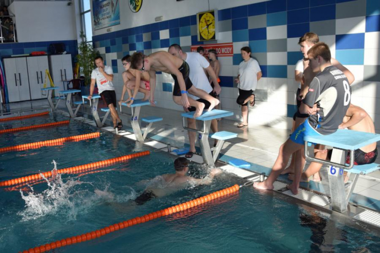 Już po raz ósmy w Średzkim Parku Wodnym zorganizowano Mikołajkowe Zawody Pływackie dla uczniów szkół