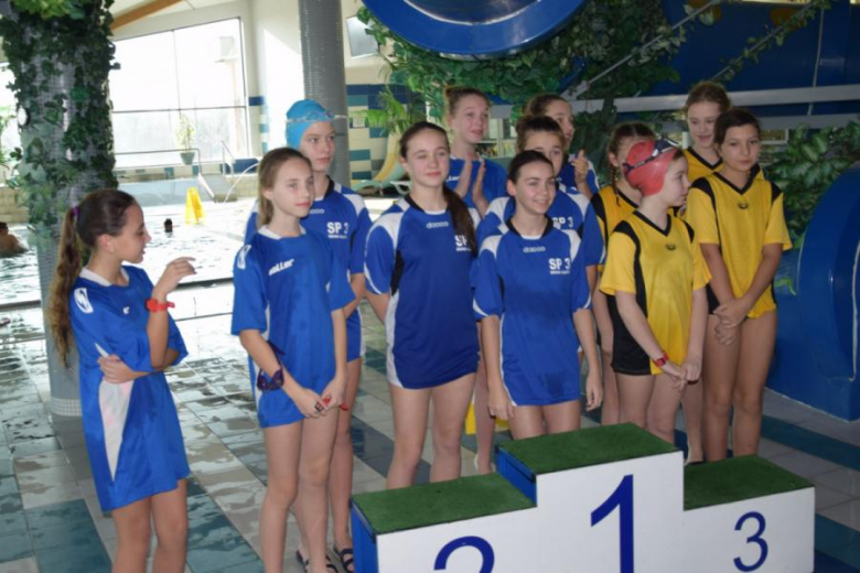 Już po raz ósmy w Średzkim Parku Wodnym zorganizowano Mikołajkowe Zawody Pływackie dla uczniów szkół