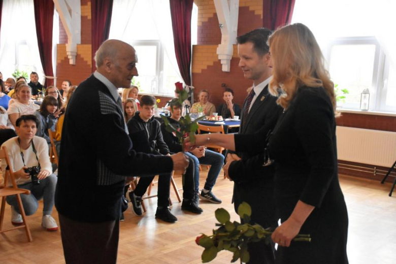 W hołdzie przesiedlonym