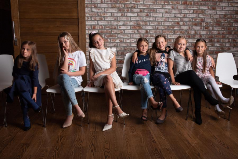 Sesja zdjęciowa uczestniczek II Ogólnopolskiego Dnia Szpilek