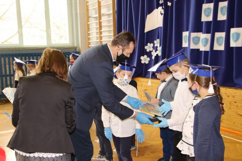 Pasowanie pierwszoklasistów