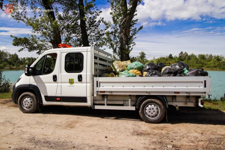 Wysprzątali stawy w Ujeździe Górnym. W gminie Udanin rozpoczęli Trashtag Challenge