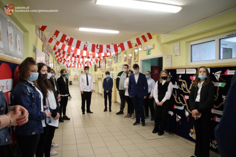 Wójt odwiedził uczniów klas ósmych przed egzaminem