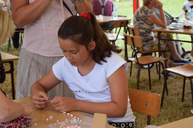 Piknik rodzinny na boisku w Piersnie