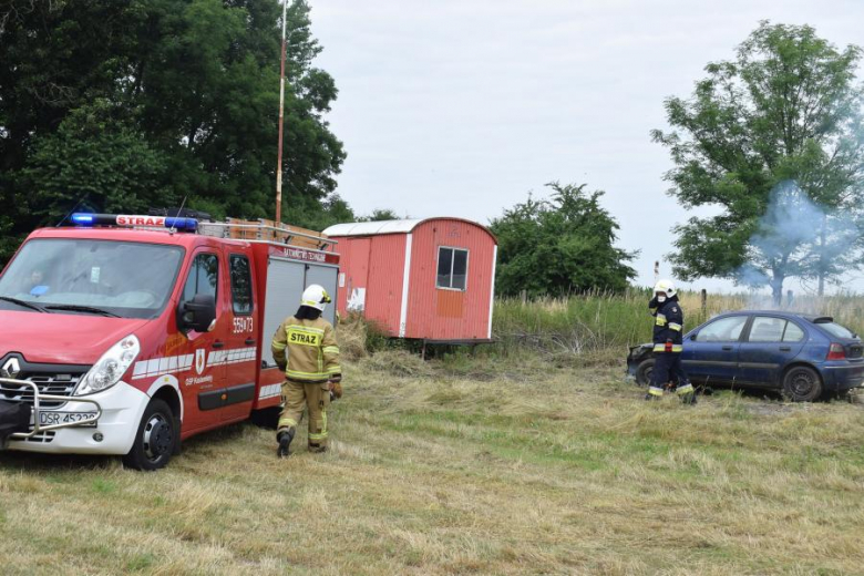 Piknik rodzinny na boisku w Piersnie