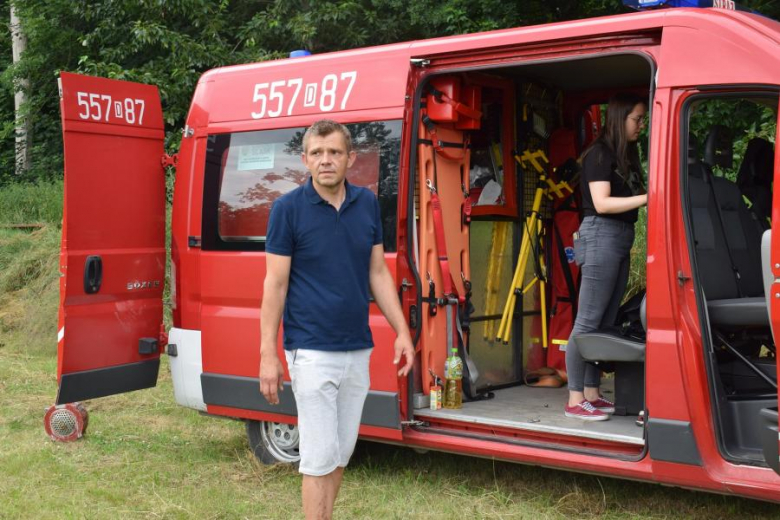 Piknik rodzinny na boisku w Piersnie