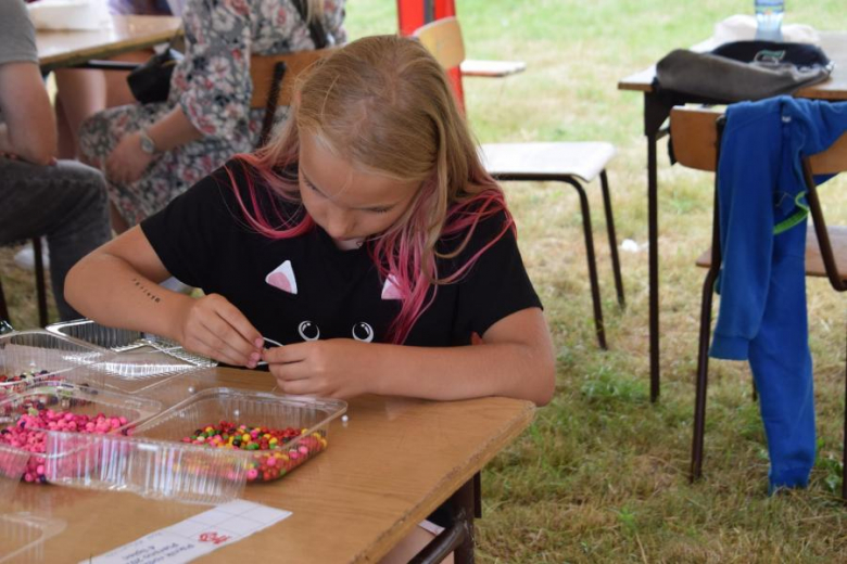 Piknik rodzinny na boisku w Piersnie