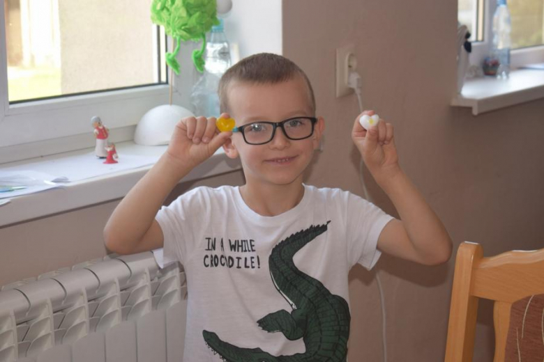 Wakacje z GOKiem i Biblioteką - mydełka i budowanie z rurek