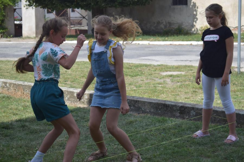 Wakacje z GOKiem i Biblioteką - warsztaty plastyczne