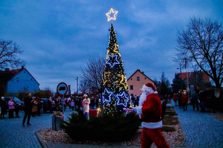 Uroczyste odpalenie choinki i wizyta Św. Mikołaja