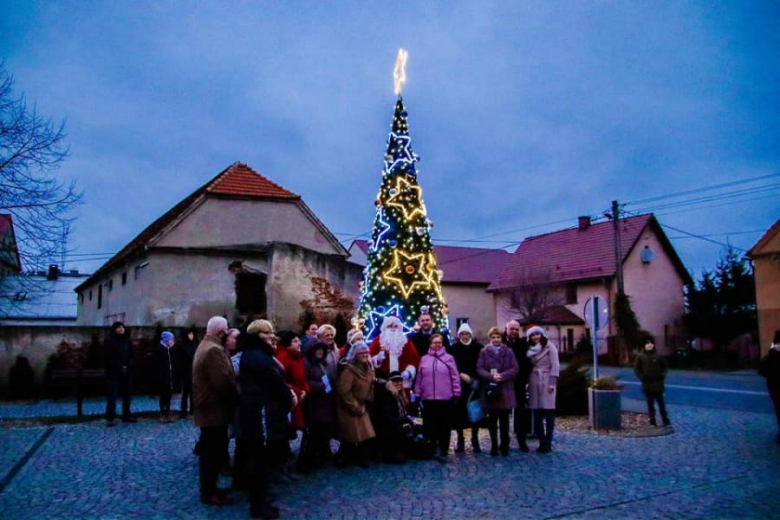 Uroczyste odpalenie choinki i wizyta Św. Mikołaja
