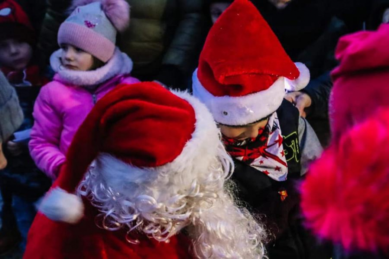 Uroczyste odpalenie choinki i wizyta Św. Mikołaja