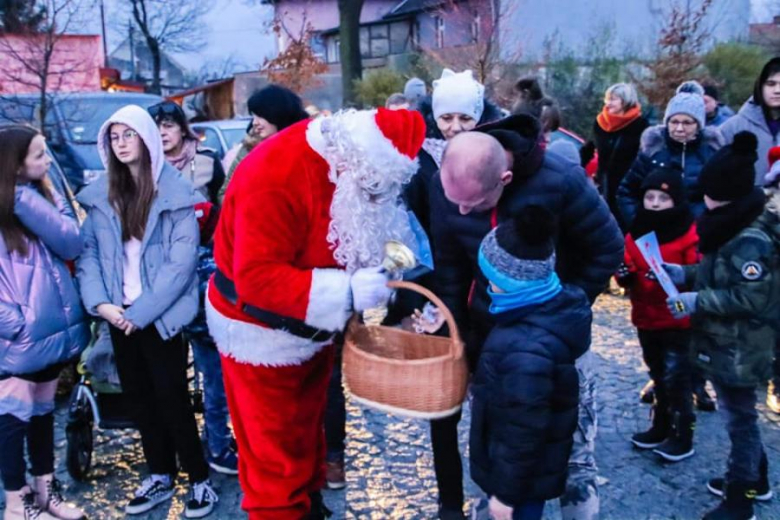 Uroczyste odpalenie choinki i wizyta Św. Mikołaja