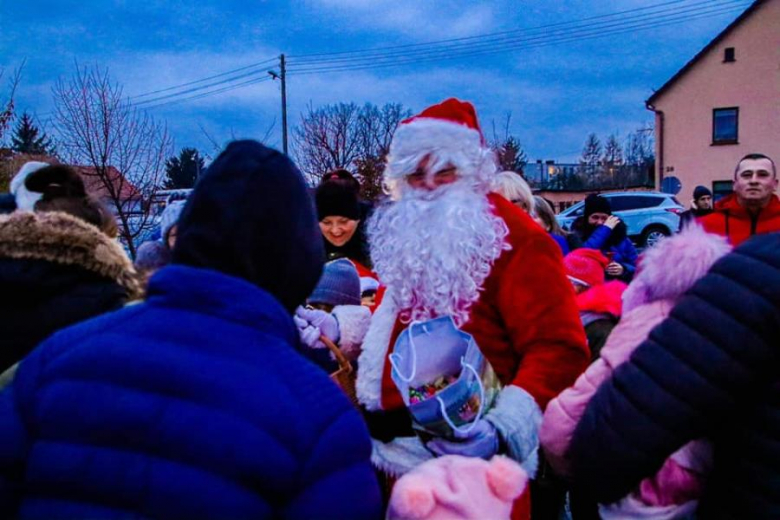 Uroczyste odpalenie choinki i wizyta Św. Mikołaja