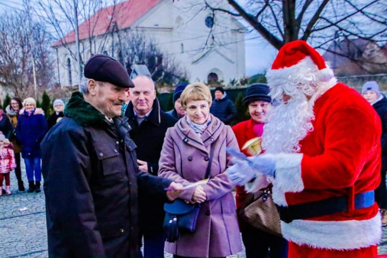 Uroczyste odpalenie choinki i wizyta Św. Mikołaja