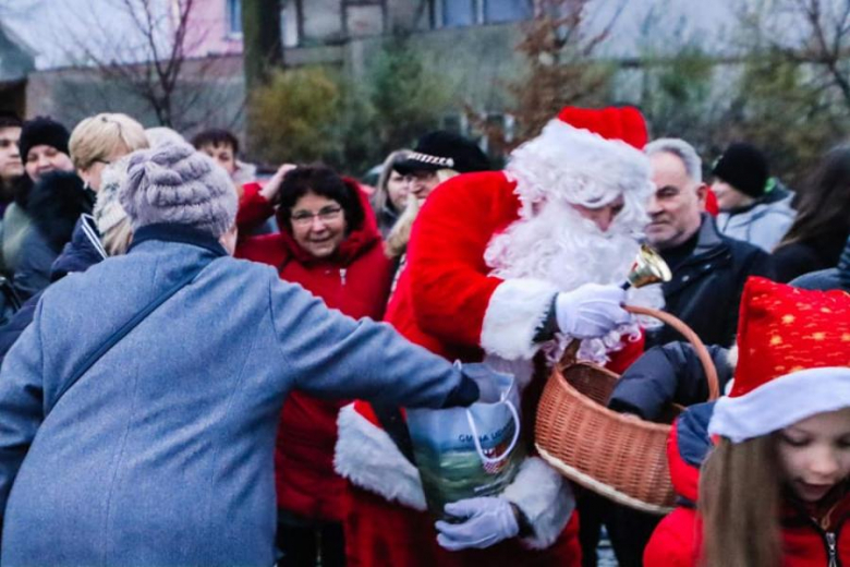 Uroczyste odpalenie choinki i wizyta Św. Mikołaja