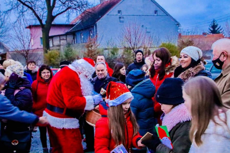 Uroczyste odpalenie choinki i wizyta Św. Mikołaja