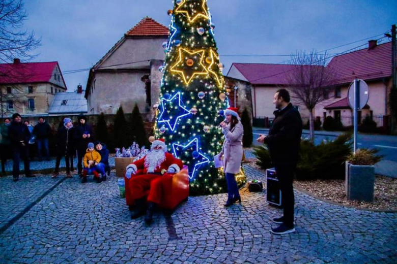 Uroczyste odpalenie choinki i wizyta Św. Mikołaja