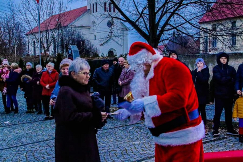 Uroczyste odpalenie choinki i wizyta Św. Mikołaja
