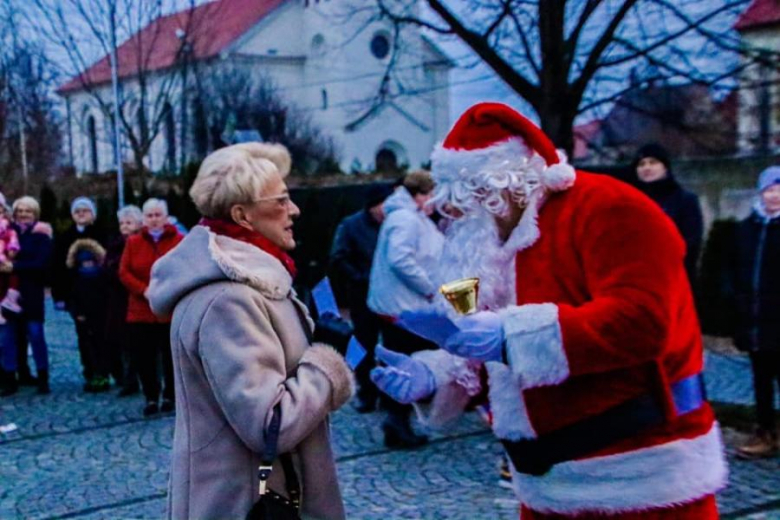 Uroczyste odpalenie choinki i wizyta Św. Mikołaja