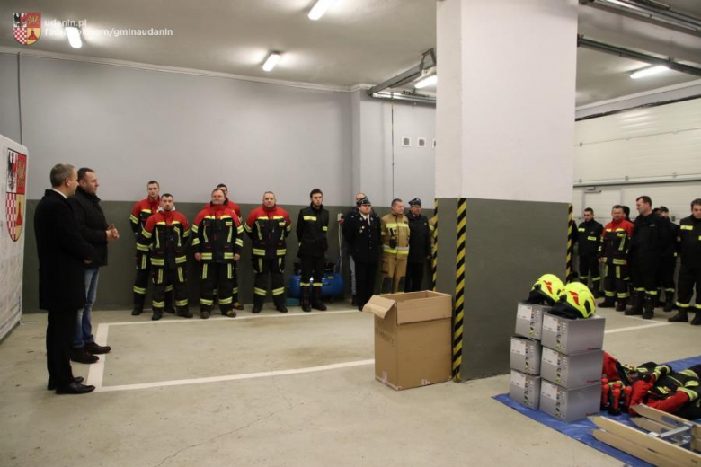 Przekazanie sprzętu pożarniczego