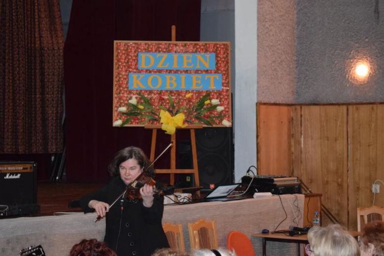 Dzień Kobiet w Gminnym Ośrodku Kultury w Kostomłotach