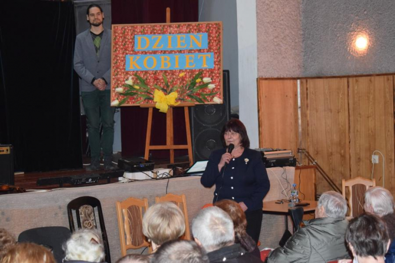 Dzień Kobiet w Gminnym Ośrodku Kultury w Kostomłotach