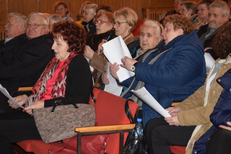 Dzień Kobiet w Gminnym Ośrodku Kultury w Kostomłotach