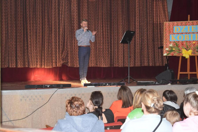 Dzień Kobiet w Gminnym Ośrodku Kultury w Kostomłotach