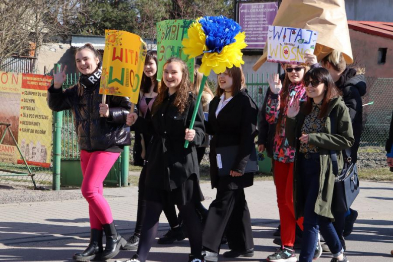 Powitanie wiosny w Udaninie. Przez miejscowość przeszedł barwny korowód