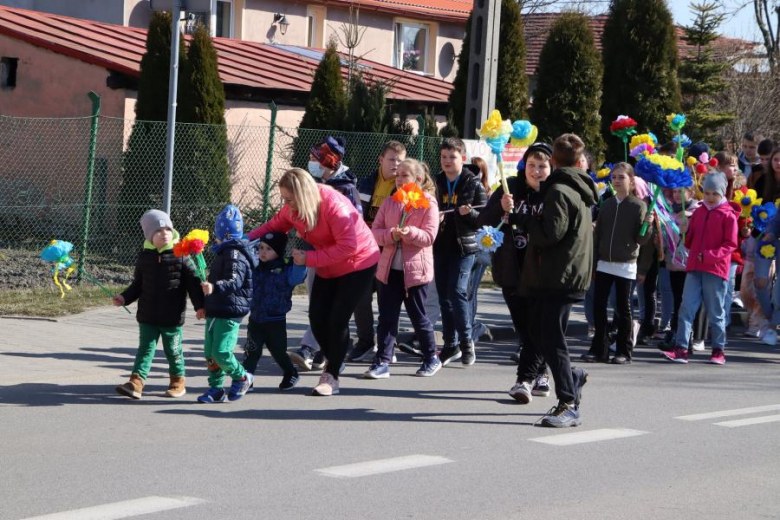 Powitanie wiosny w Udaninie. Przez miejscowość przeszedł barwny korowód