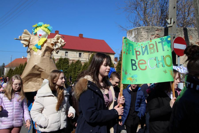 Powitanie wiosny w Udaninie. Przez miejscowość przeszedł barwny korowód
