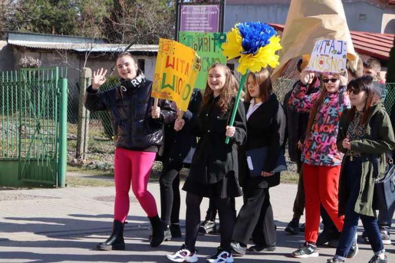 Powitanie wiosny w Udaninie. Przez miejscowość przeszedł barwny korowód