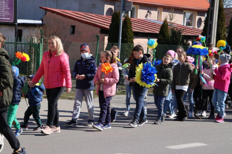 Powitanie wiosny w Udaninie. Przez miejscowość przeszedł barwny korowód