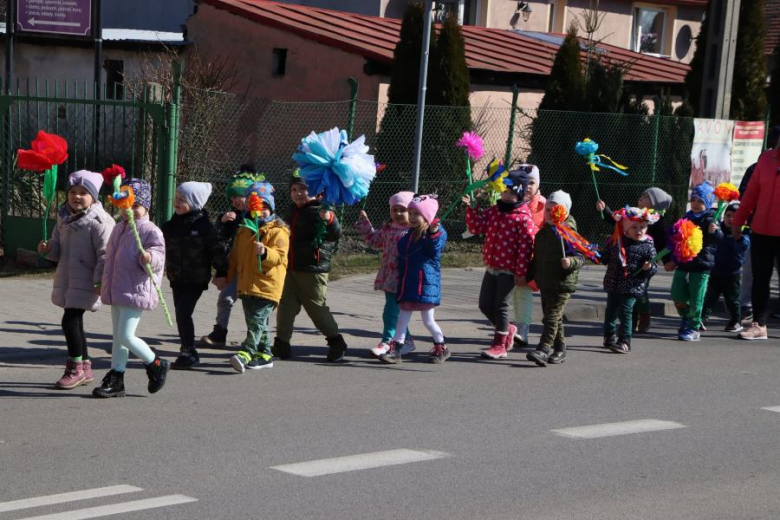 Powitanie wiosny w Udaninie. Przez miejscowość przeszedł barwny korowód