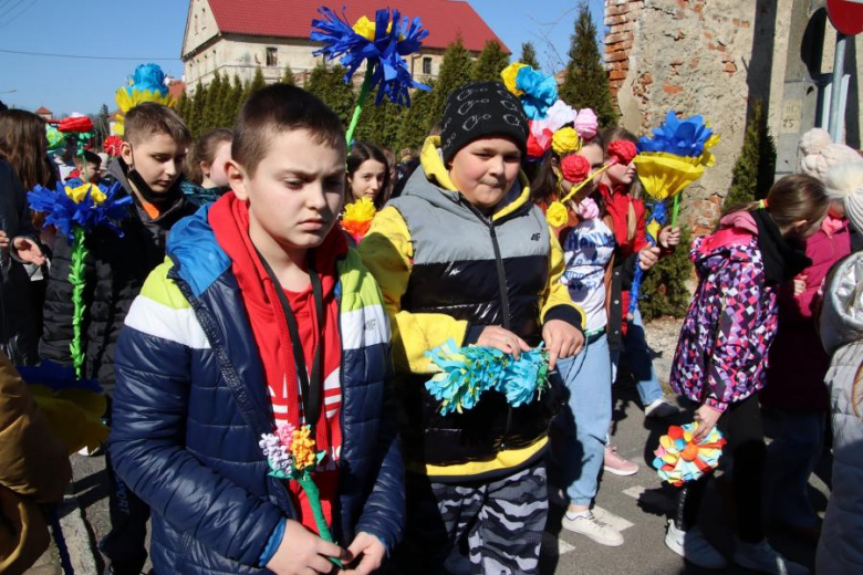 Powitanie wiosny w Udaninie. Przez miejscowość przeszedł barwny korowód