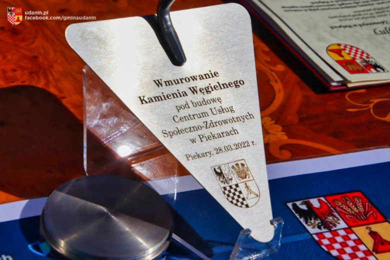 Wmurowano kamień węgielny pod budowę Centrum Usług Społeczno-Zdrowotnych w Piekarach