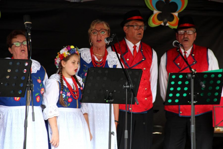 Przegląd Zespołów Ludowych "Kostomłocka nuta"