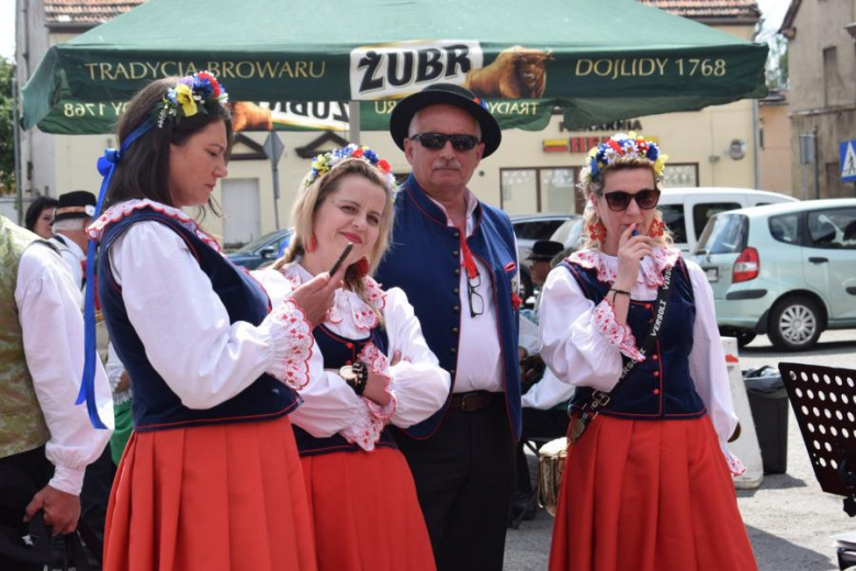 Przegląd Zespołów Ludowych "Kostomłocka nuta"