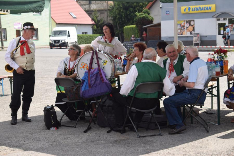 Przegląd Zespołów Ludowych "Kostomłocka nuta"