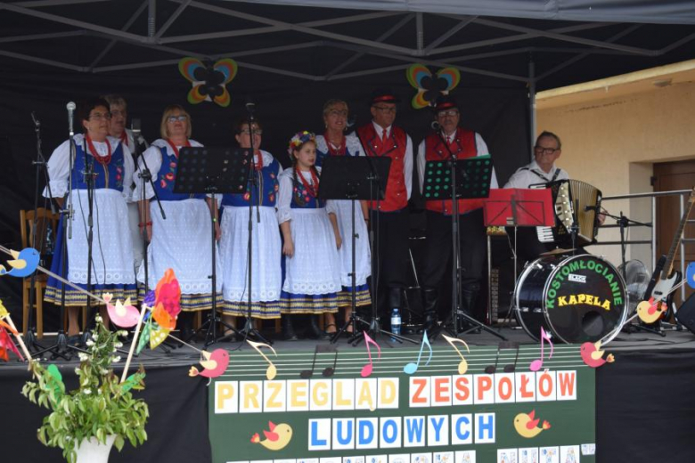 Przegląd Zespołów Ludowych "Kostomłocka nuta"