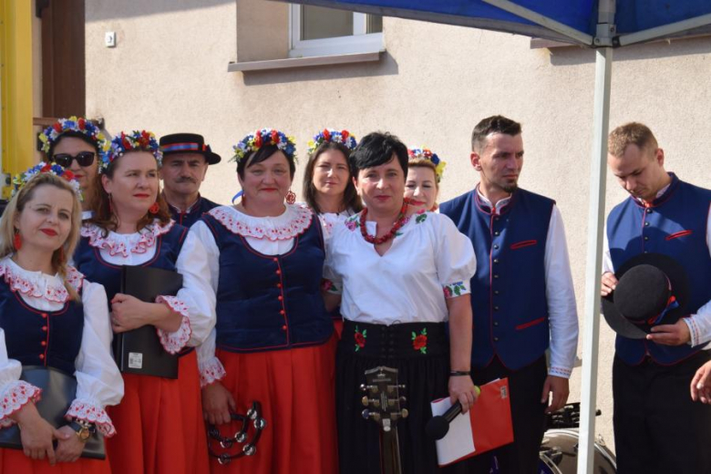 Przegląd Zespołów Ludowych "Kostomłocka nuta"